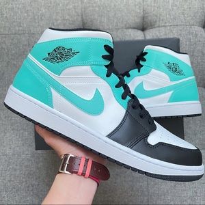 🤍 Nike Air Jordan 1 retro mid Tiffany blue